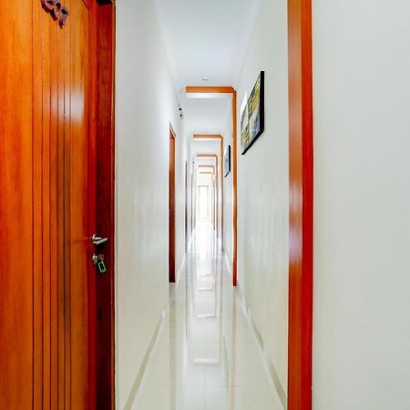 Super Oyo Capital O 90291 Vin Stay Petanu Pesanggaran Dış mekan fotoğraf